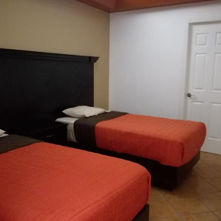 Hotel Y Plaza Jalpan de Serra Eksteriør billede