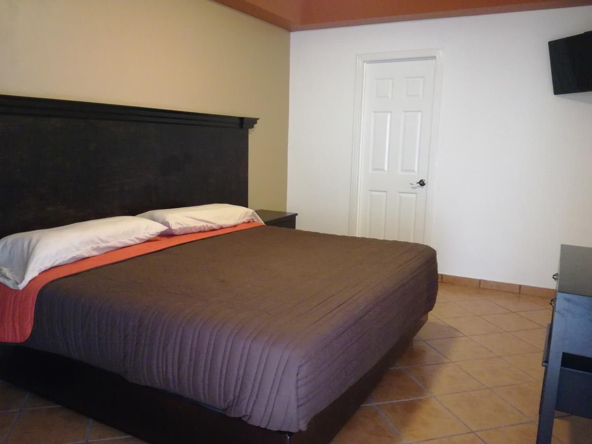 Hotel Y Plaza Jalpan de Serra Eksteriør billede