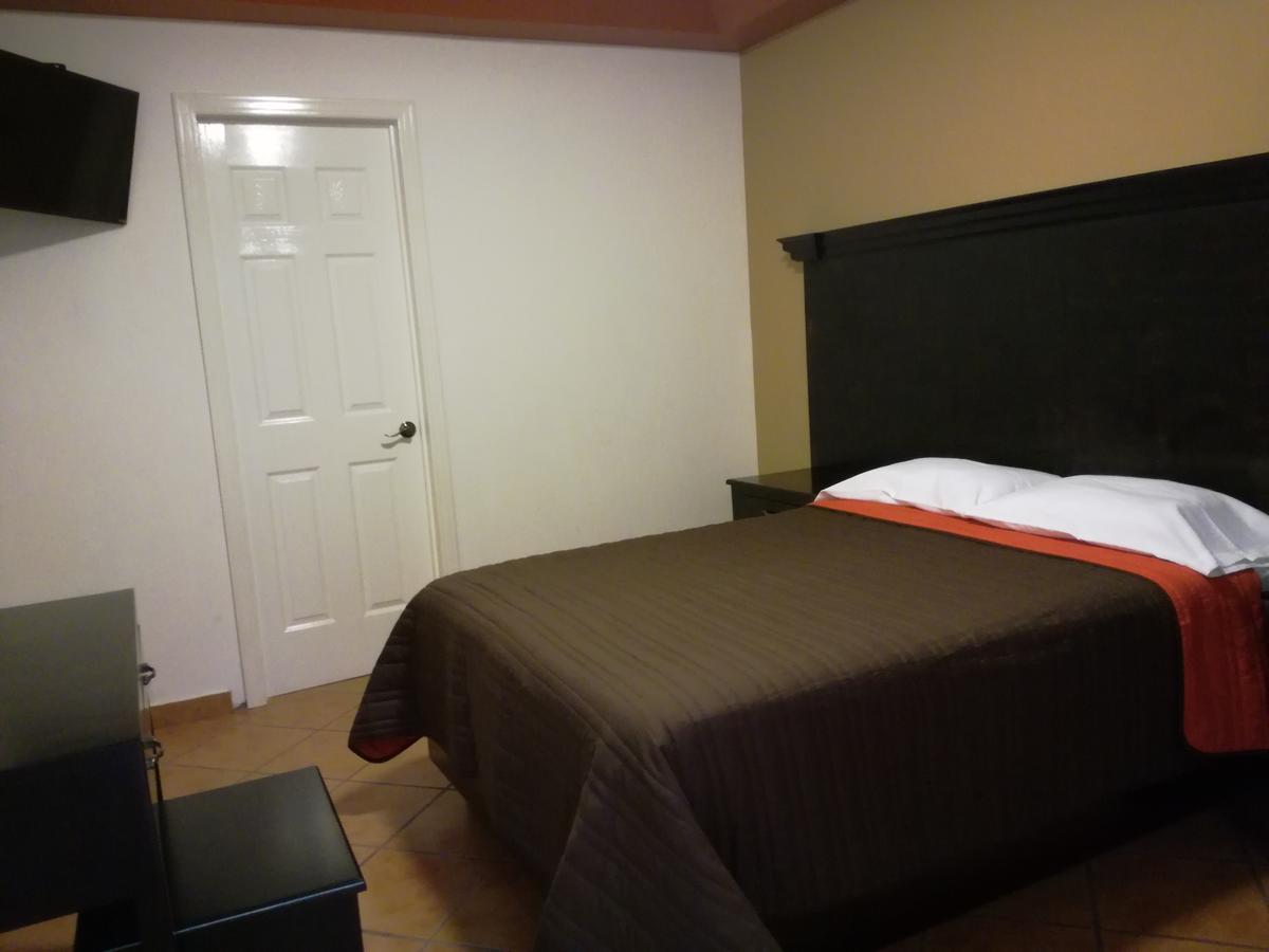 Hotel Y Plaza Jalpan de Serra Eksteriør billede