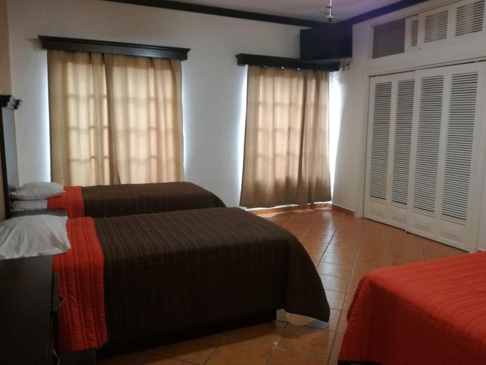 Hotel Y Plaza Jalpan de Serra Eksteriør billede